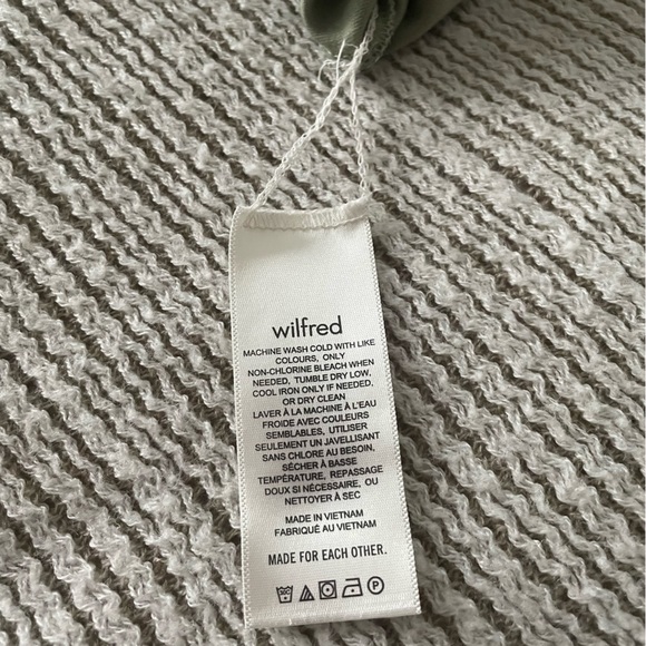 EUC Wilfred Women’s Long Sleeve Crewneck Sage Green Thong Bodysuit Size XS - Picture 2 of 8